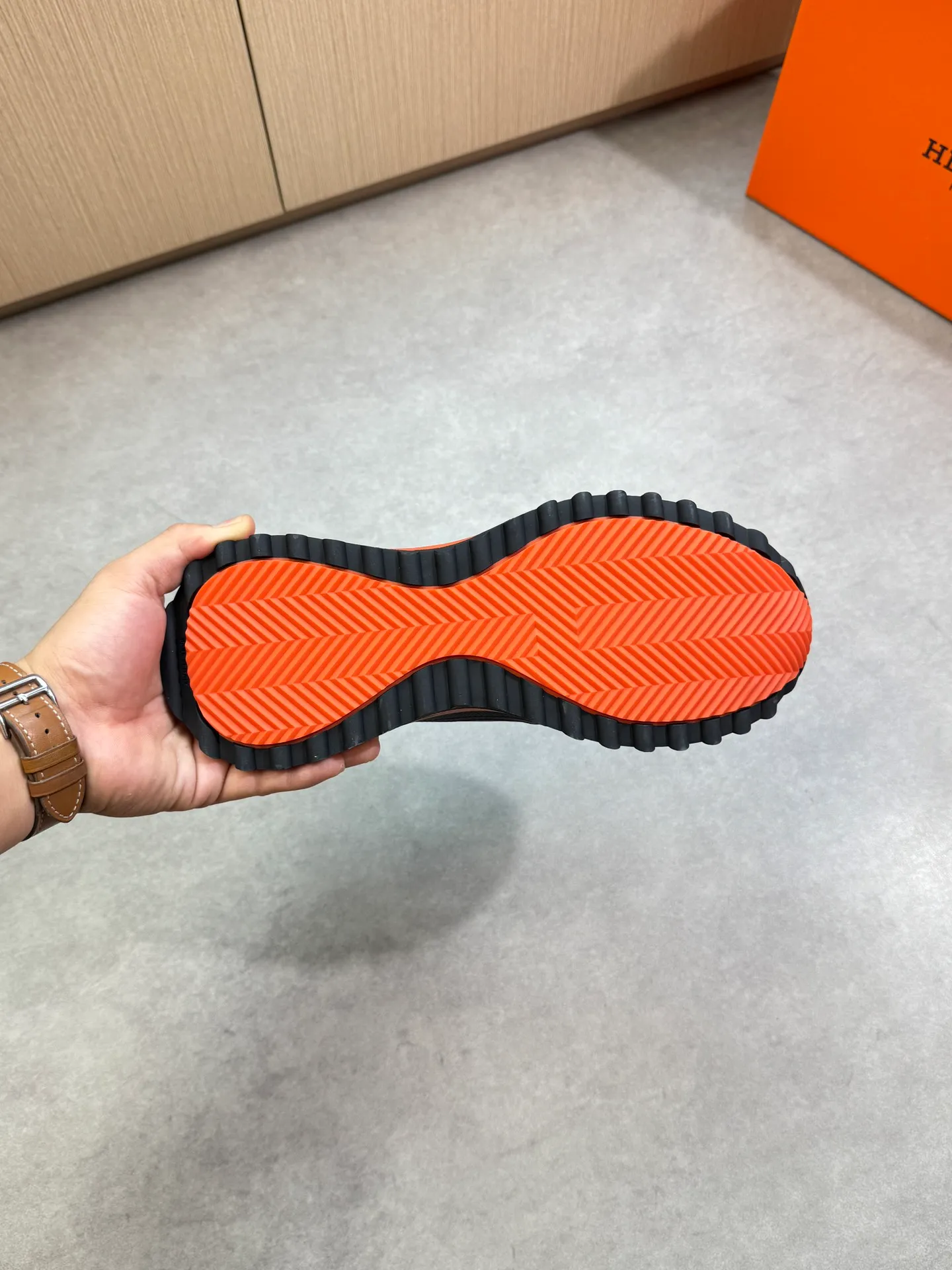 Men's shoes 💰740 [HERMES] Hermès - High-end quality original single casual sports shoes - Upper: 🔝 Nappa calfskin, palm-print cowhide, suede sheepskin leather, tongue. Heel. Brand logo webbing - Lining: brand canvas, foot pad; water-dyed cowhide - Outsole: ultra-light T men's shoes 💰U foam rubber; two-color molded outsole -Ultra-high quality control·Fine workmanship: highlighted (high-end·nobility·grade) -Size: 39-44 (38, 45, can be customized)·0118